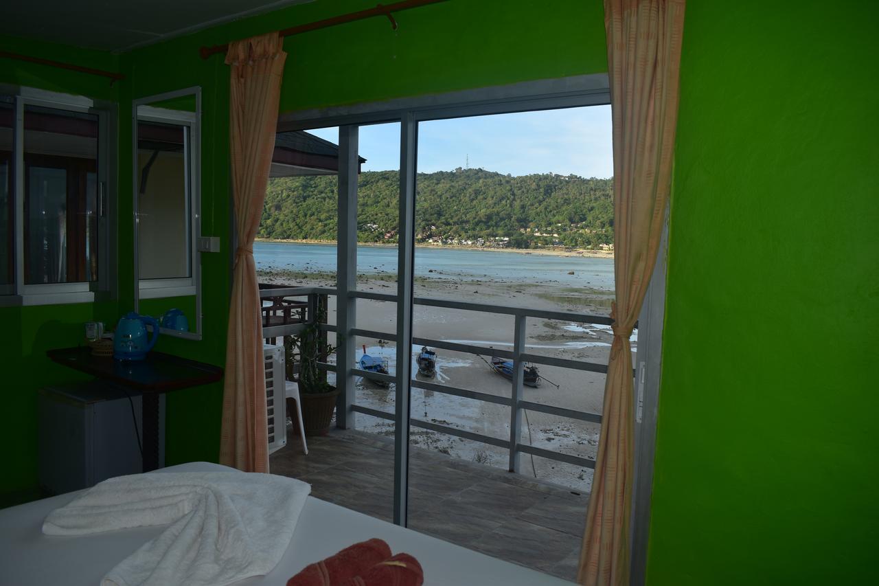 Phi Phi Beach Front Resort Bagian luar foto