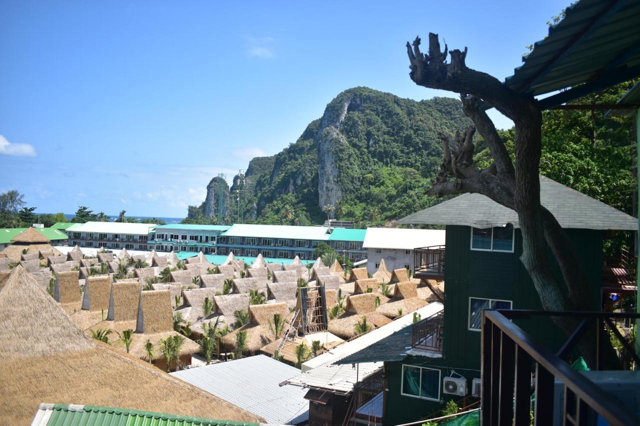 Phi Phi Beach Front Resort Bagian luar foto